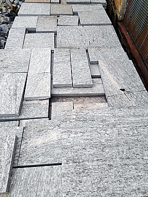 Pavimento alla scozzese in pietra di Luserna