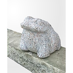 scultura di rospo in granito